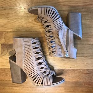 DV Dolce Vita Strappy Open Toe Heel Size 9.5
